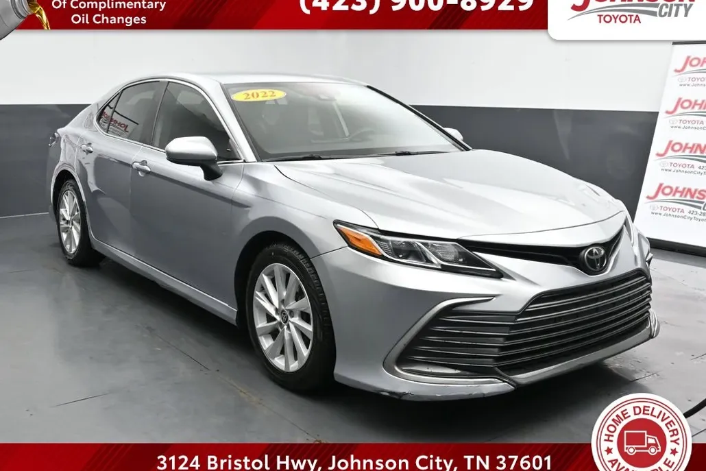 2022 Toyota Camry LE photo 1