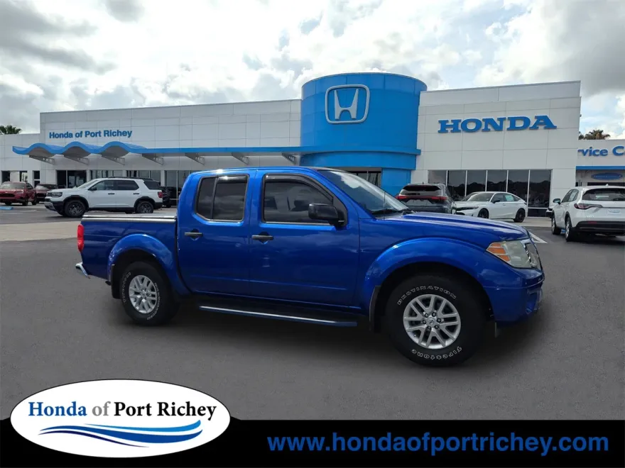 2015 Nissan Frontier SV photo 1