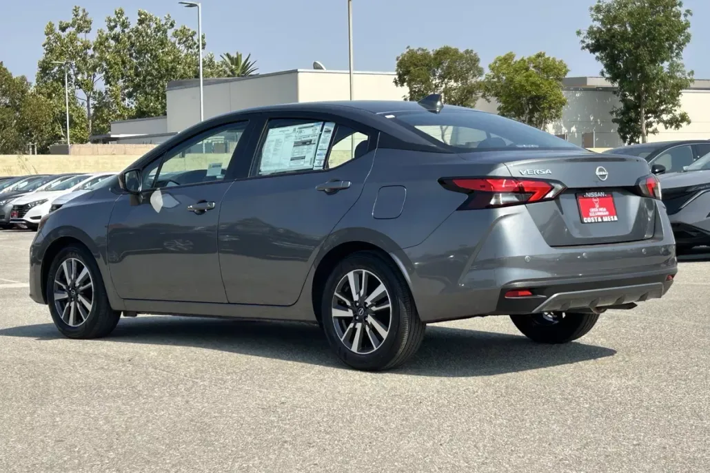 2025 Nissan Versa SV photo 1