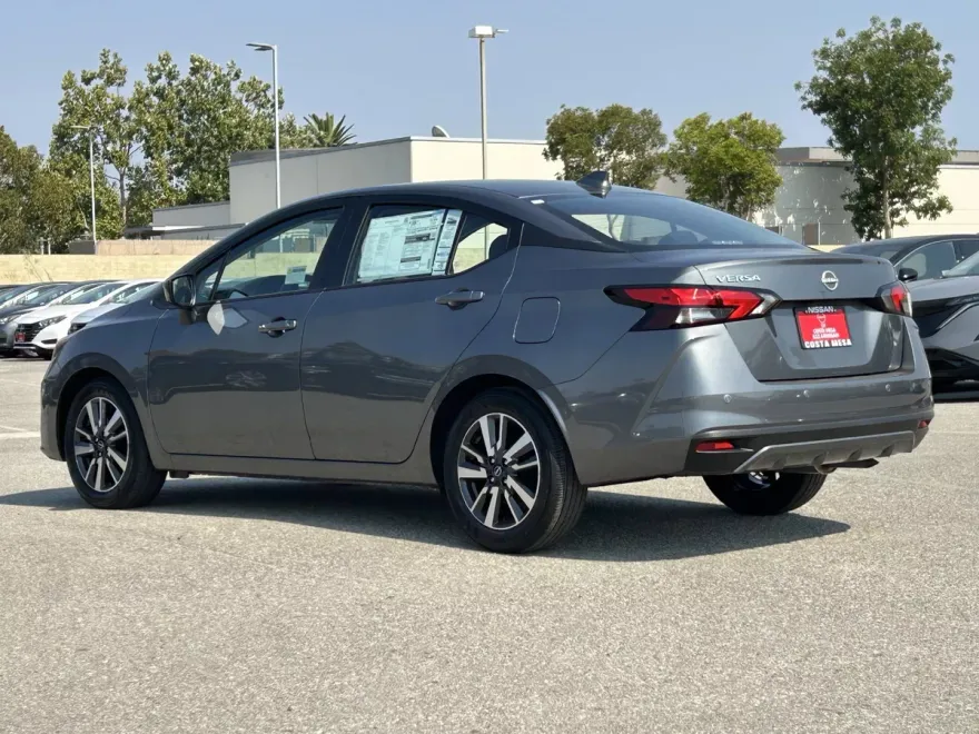 2025 Nissan Versa SV photo 1