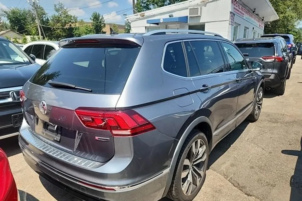 2021 Volkswagen Tiguan SEL Premium R-Line photo 1