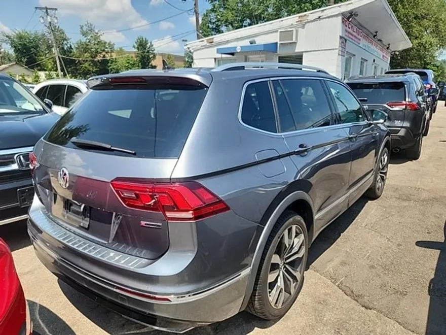 2021 Volkswagen Tiguan SEL Premium R-Line photo 1