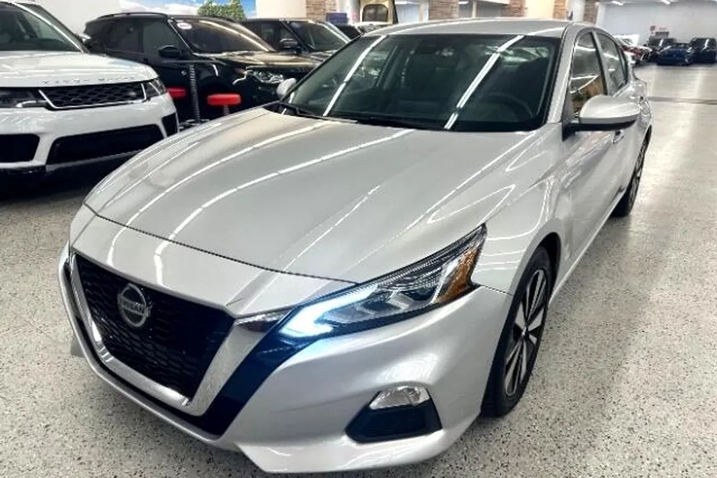 2021 Nissan Altima 2.5 SV photo 1