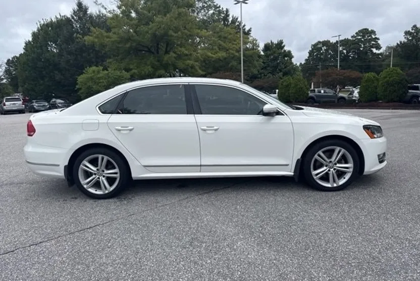 2013 Volkswagen Passat TDI SEL Premium photo 1