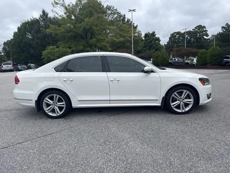 2013 Volkswagen Passat TDI SEL Premium photo 1