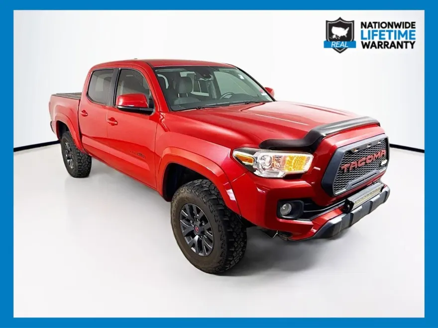 2020 Toyota Tacoma LE photo 1