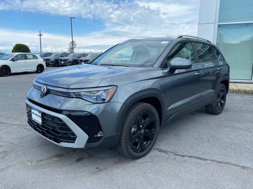 2025 Volkswagen Taos SEL photo 1
