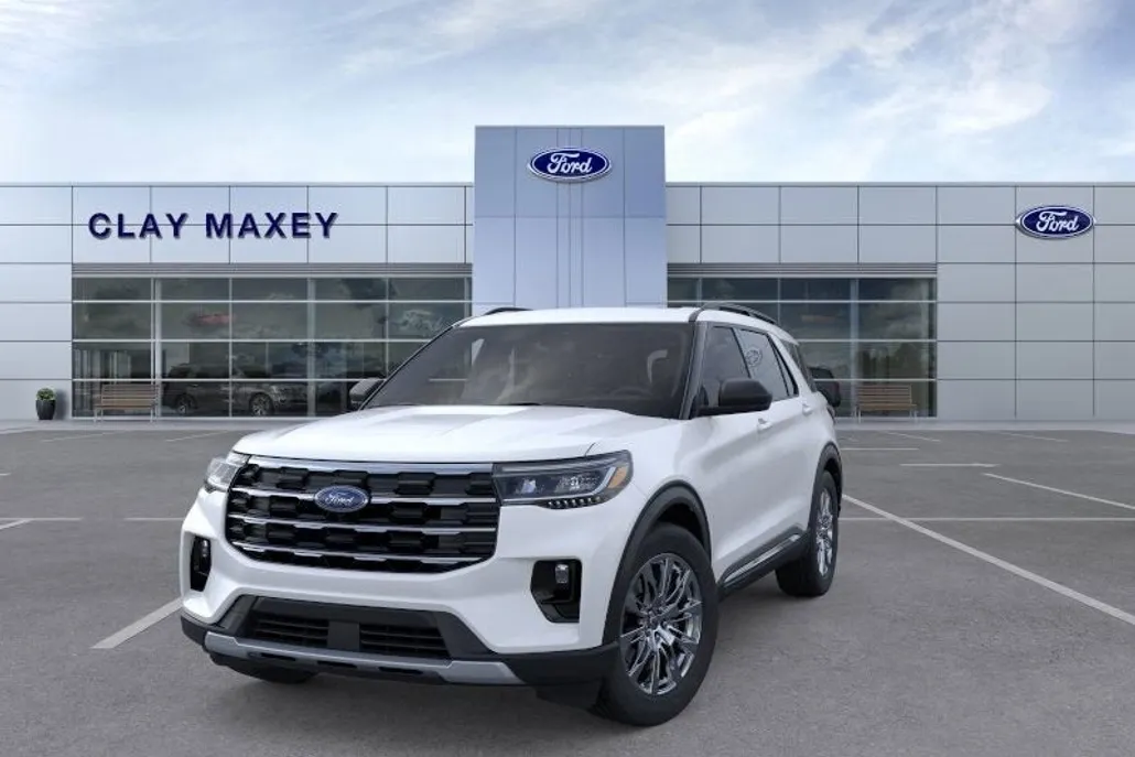 2025 Ford Explorer photo 1