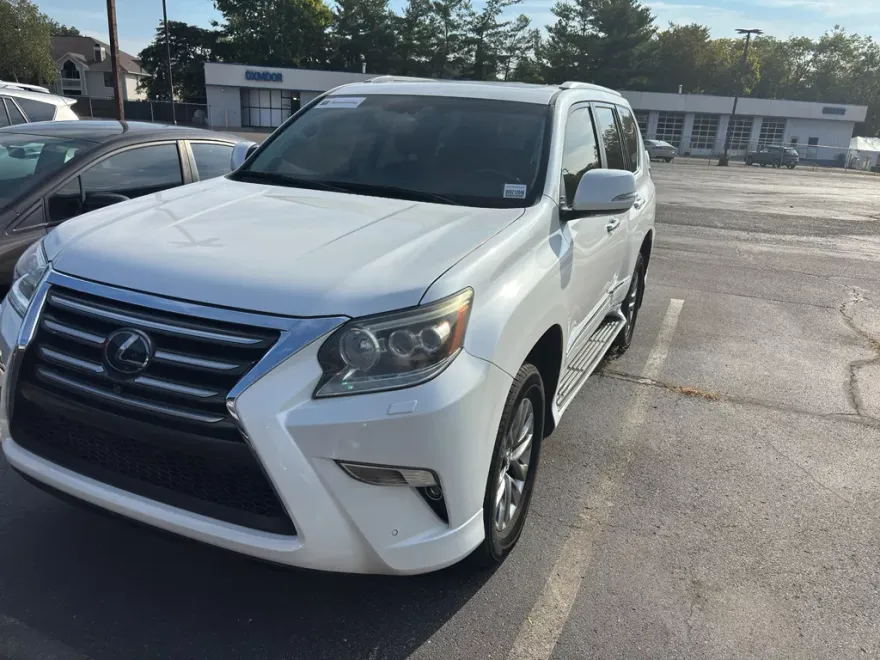 2017 Lexus GX 460 Luxury photo 1