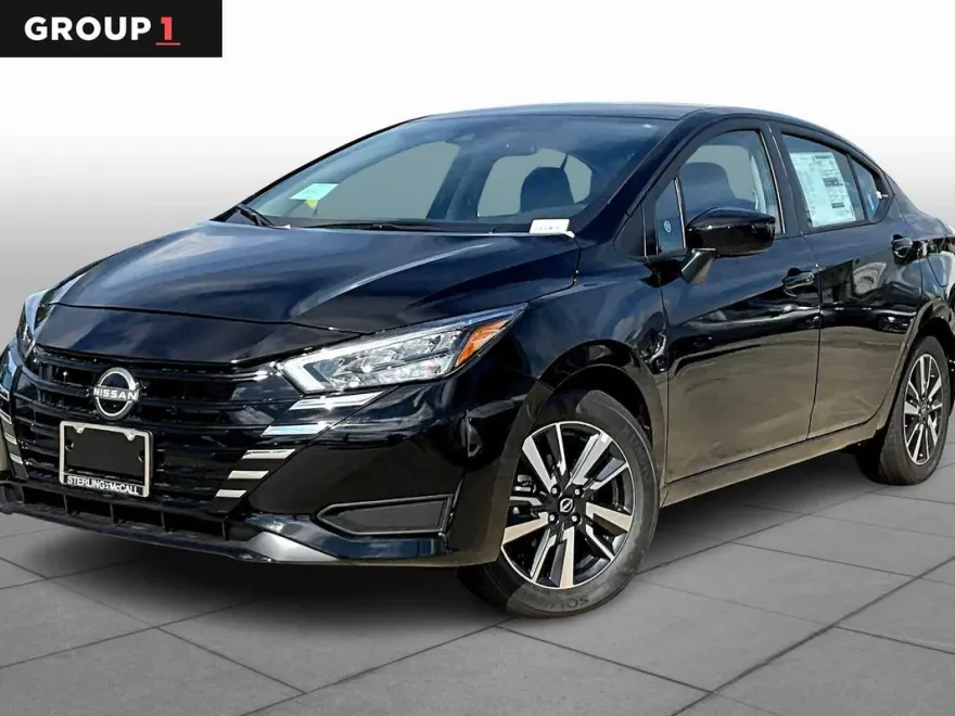 2025 Nissan Versa SV photo 1