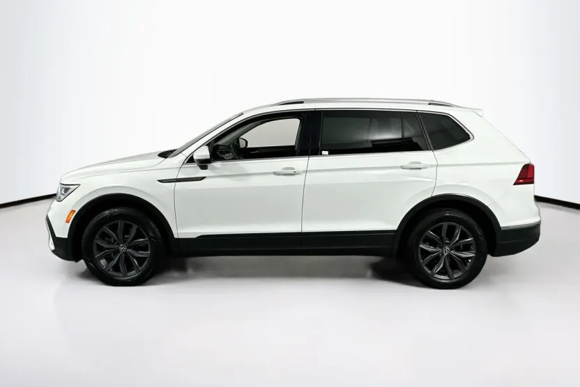 2022 Volkswagen Tiguan SE photo 1