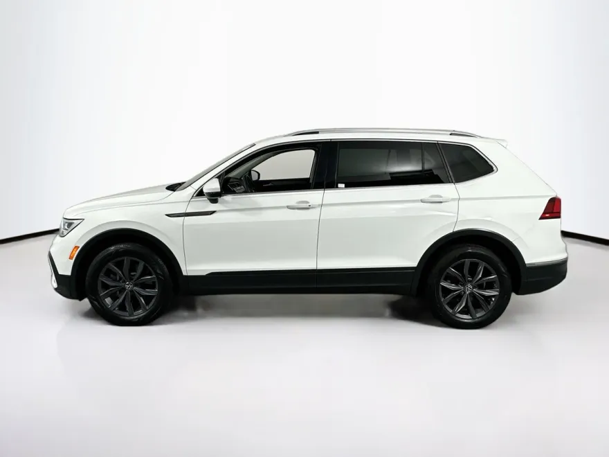 2022 Volkswagen Tiguan SE photo 1