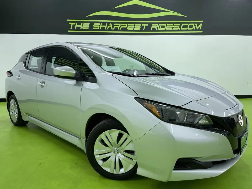 2025 Nissan Leaf S photo 1