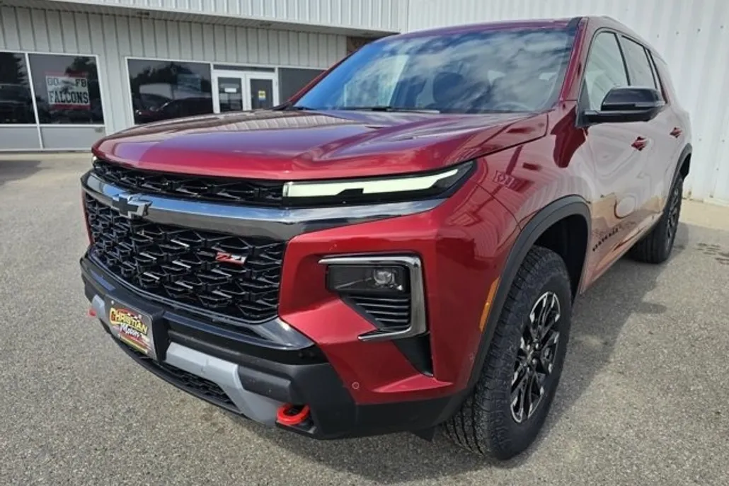 2025 Chevrolet Traverse Z71 photo 1