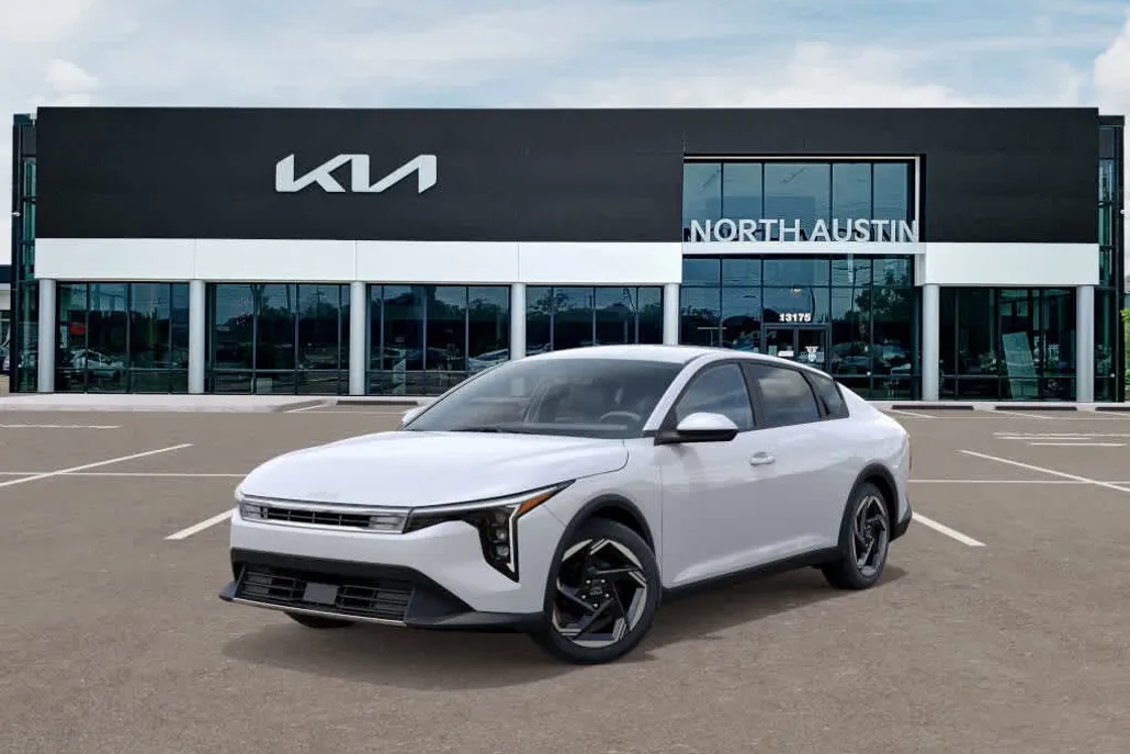 2025 Kia K4 EX photo 1