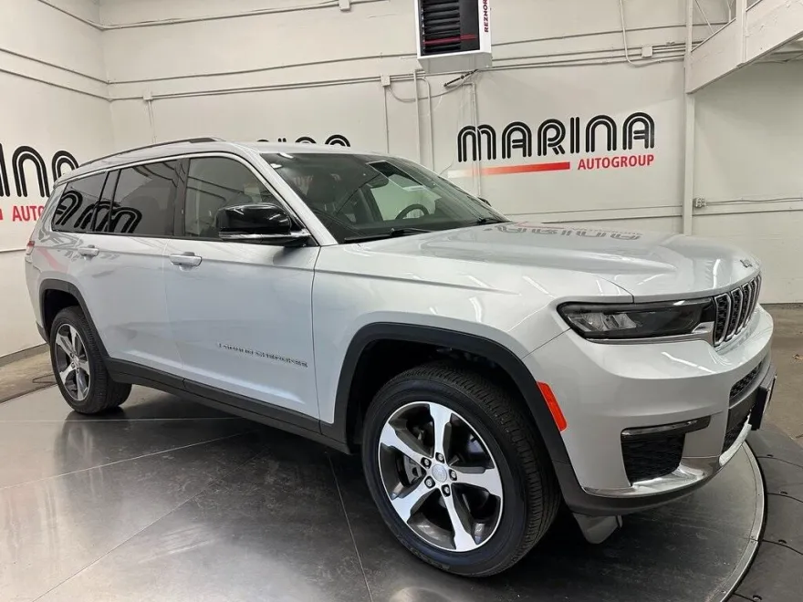 2023 Jeep Grand Cherokee L photo 1