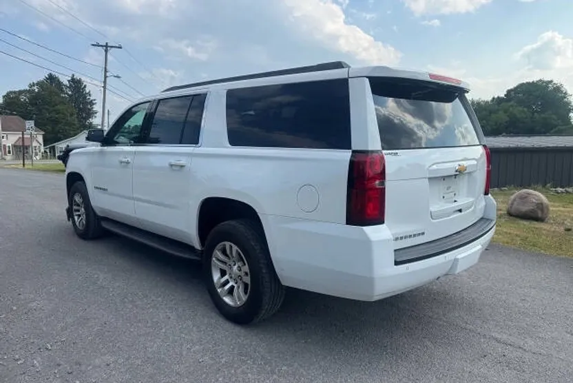 2019 Chevrolet Suburban LS photo 1