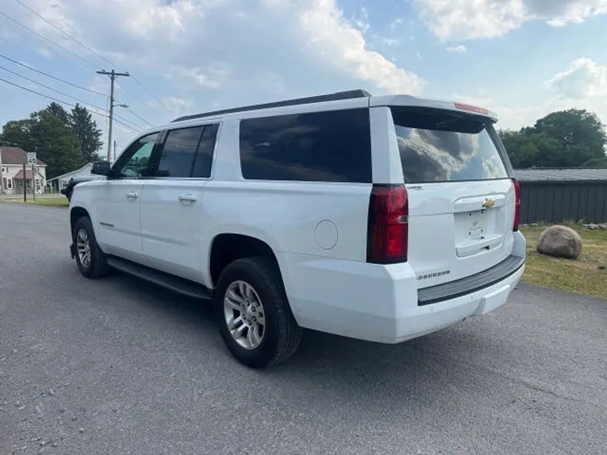 2019 Chevrolet Suburban LS photo 1