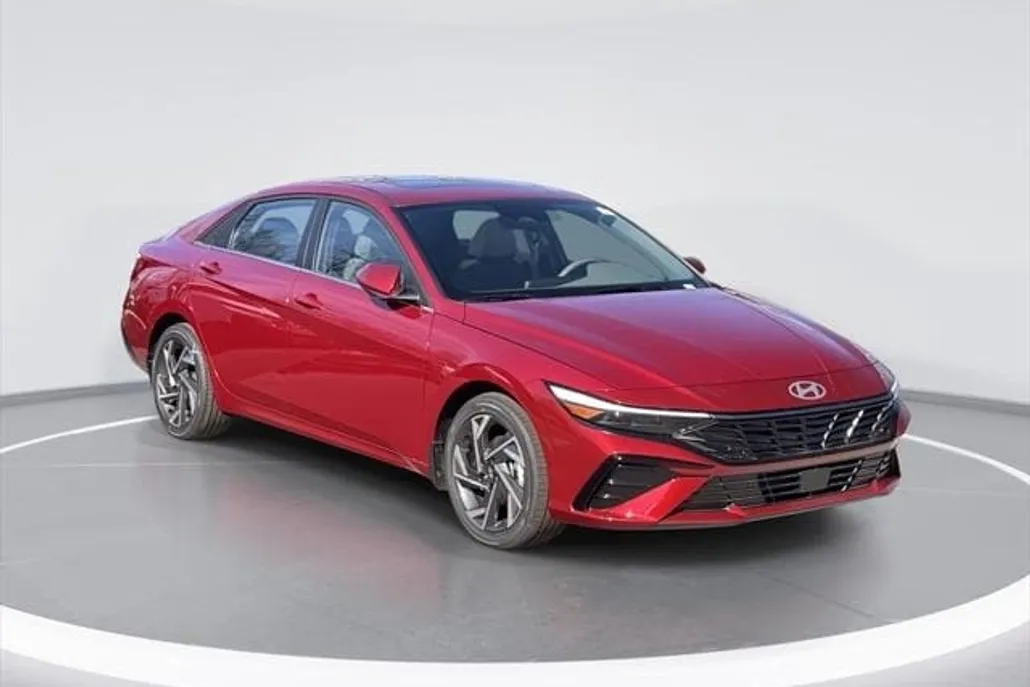 2025 Hyundai Elantra SEL Convenience photo 1