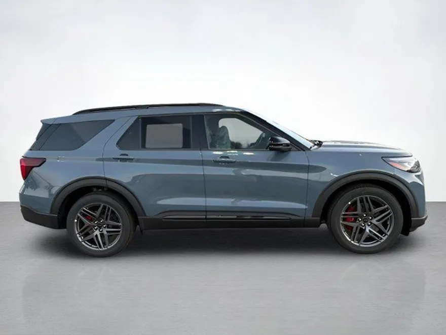 2025 Ford Explorer ST photo 1