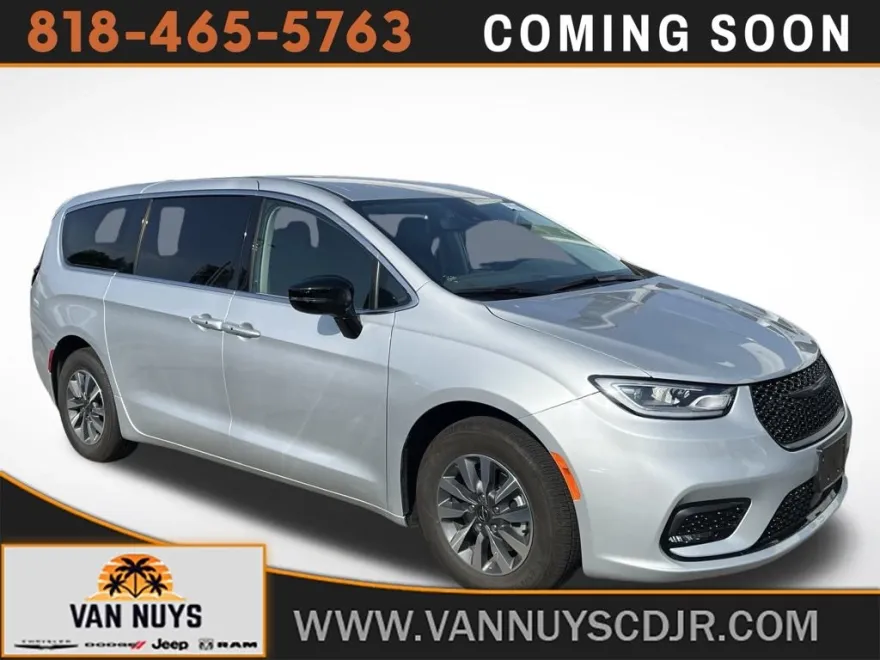 2024 Chrysler Pacifica Hybrid photo 1