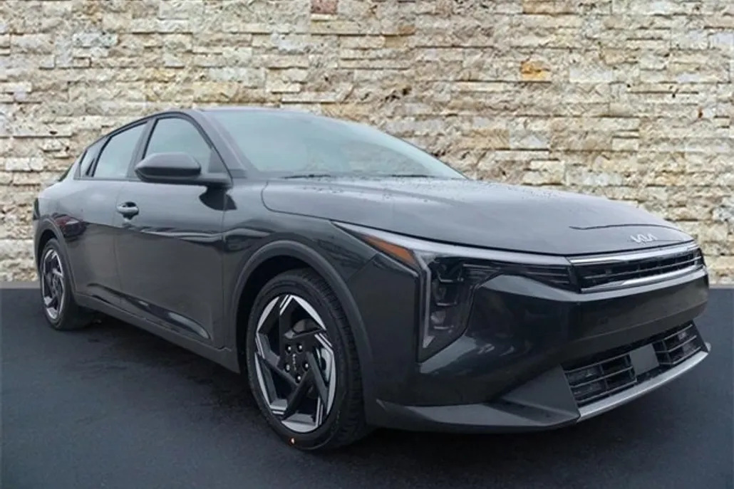 2025 Kia K4 EX photo 1