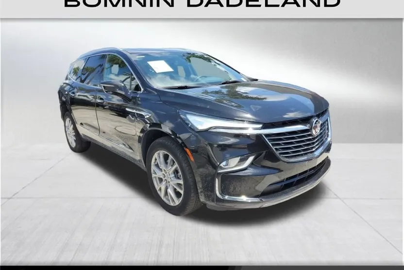 2023 Buick Enclave Essence photo 1