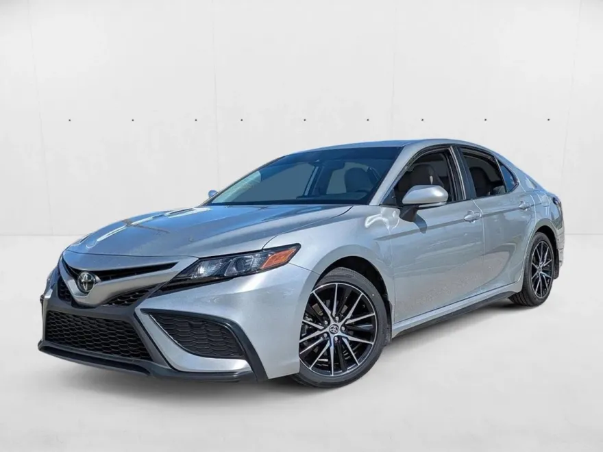 2024 Toyota Camry SE photo 1