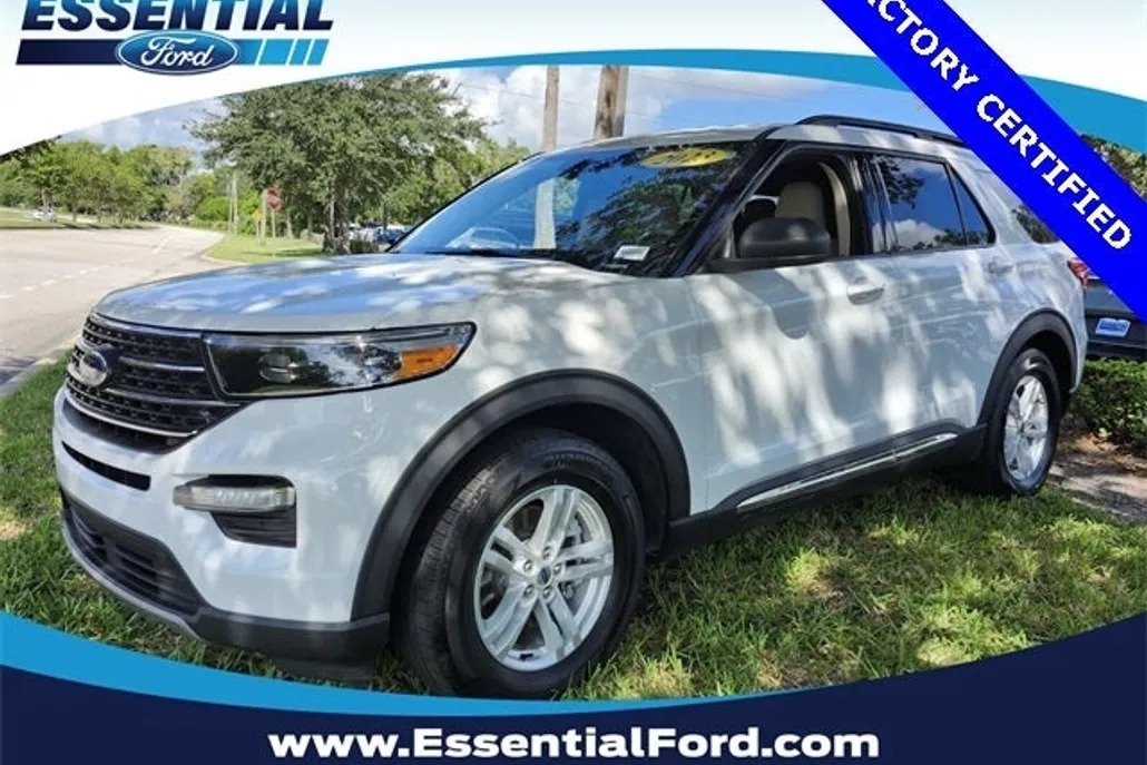 2023 Ford Explorer XLT photo 1