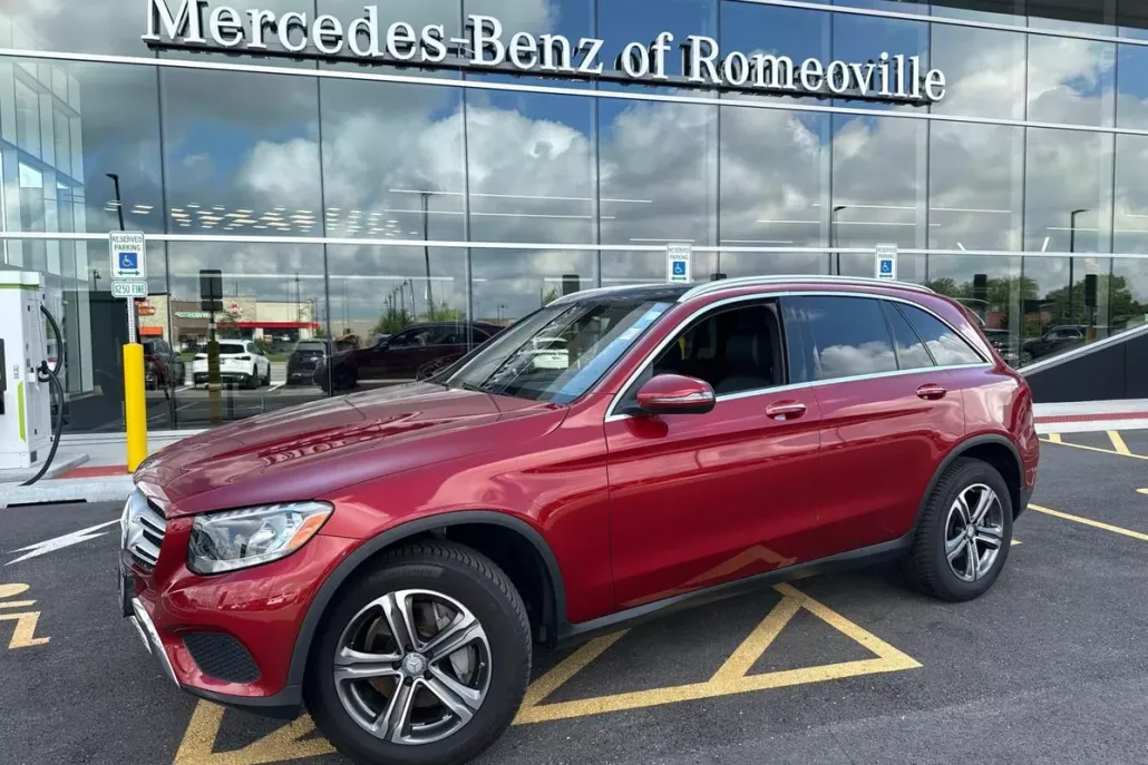 2017 Mercedes Benz GLC 300 4MATIC photo 1