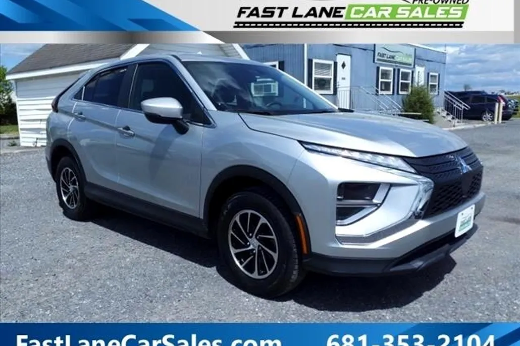 2022 Mitsubishi Eclipse Cross ES photo 1