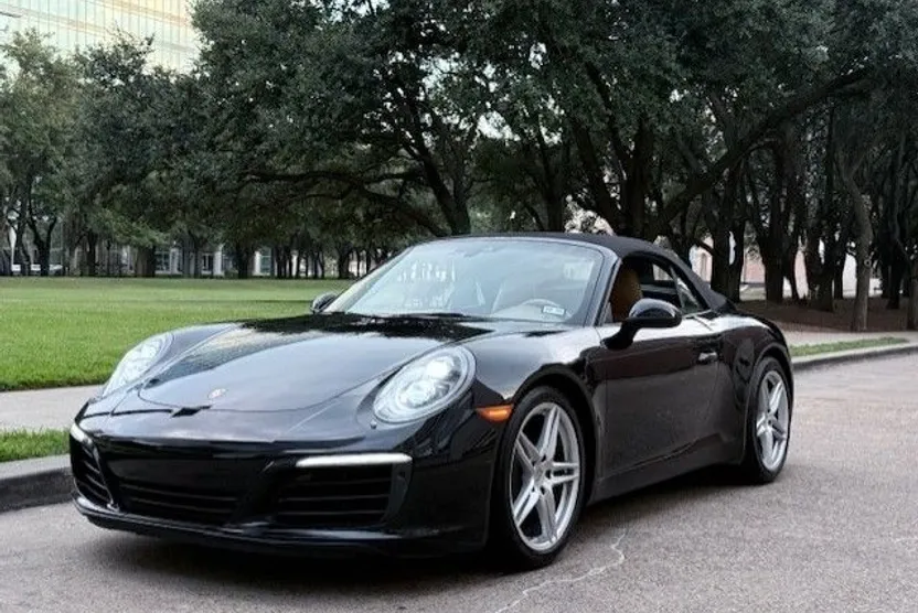 2017 Porsche 911 Cabriolet photo 1