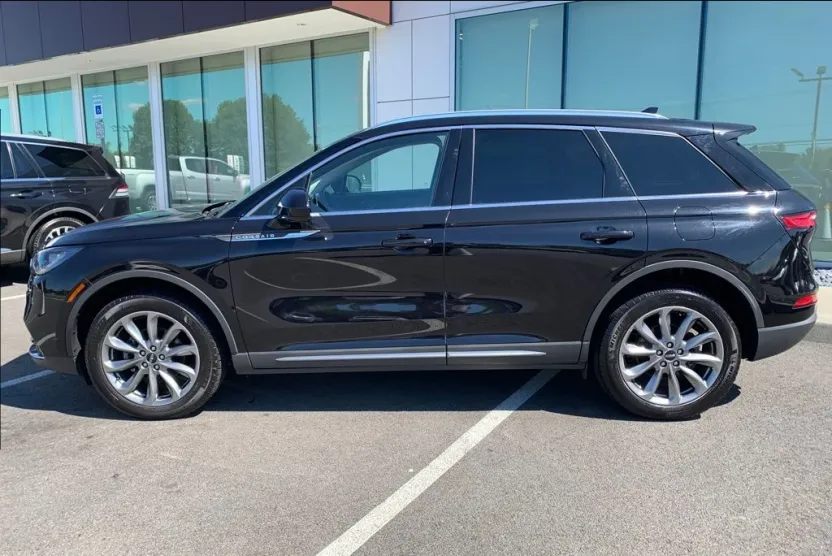 2022 Lincoln Corsair Standard photo 1