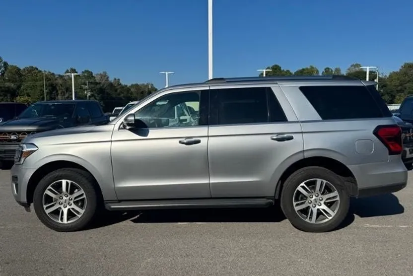 2024 Ford Expedition Limited photo 1