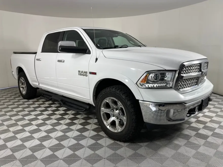 2018 Ram 1500 Laramie photo 1