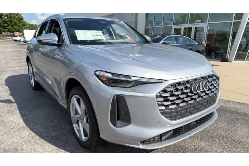 2025 Audi Q5 2.0T Premium Plus photo 1