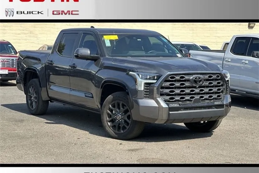 2023 Toyota Tundra Platinum photo 1