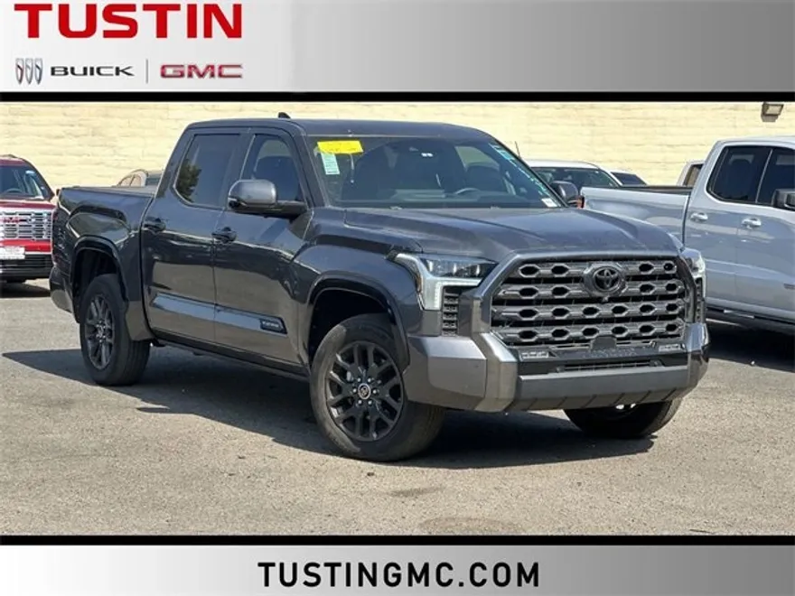 2023 Toyota Tundra Platinum photo 1