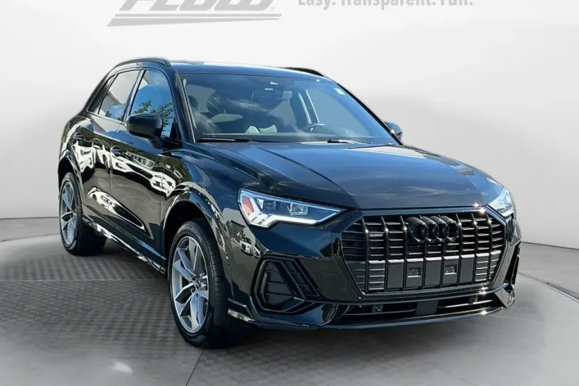 2025 Audi Q3 Premium 45 TFSI S line photo 1