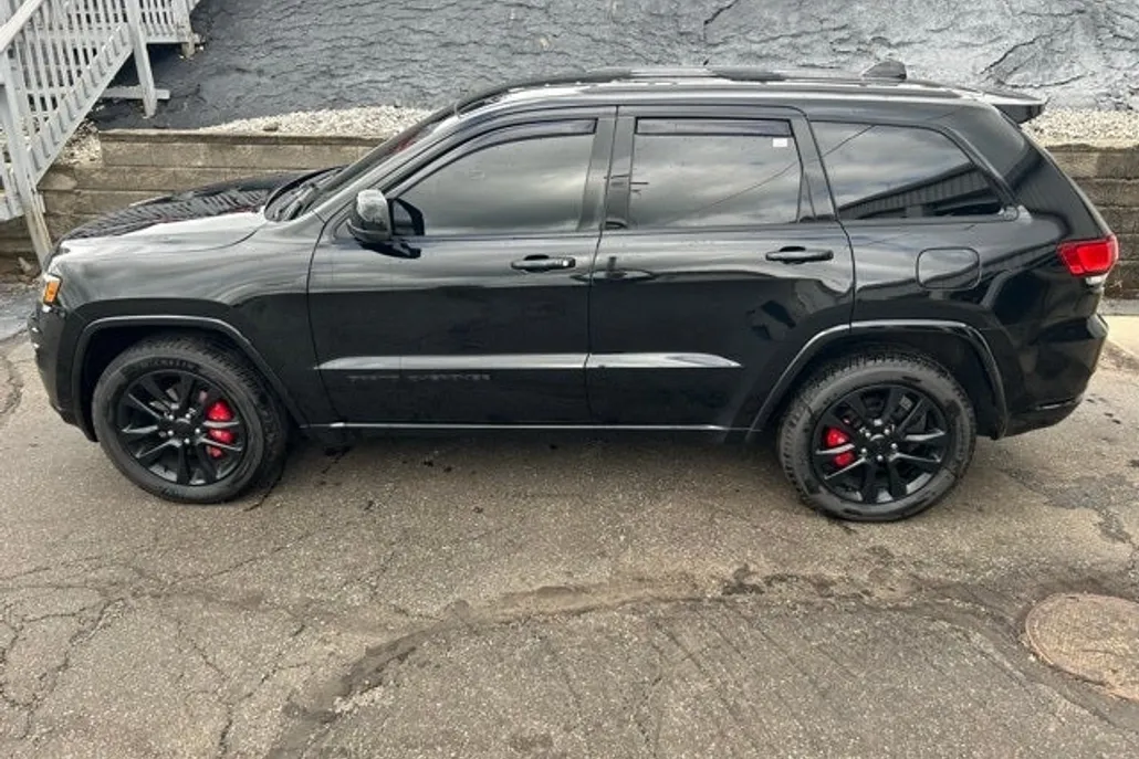 2019 Jeep Grand Cherokee Altitude photo 1