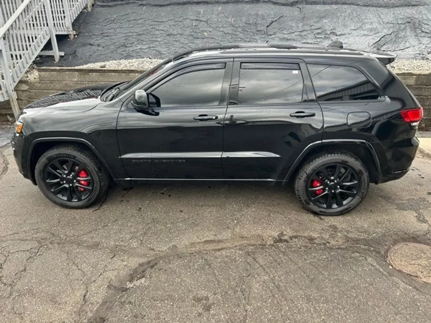 2019 Jeep Grand Cherokee Altitude photo 1