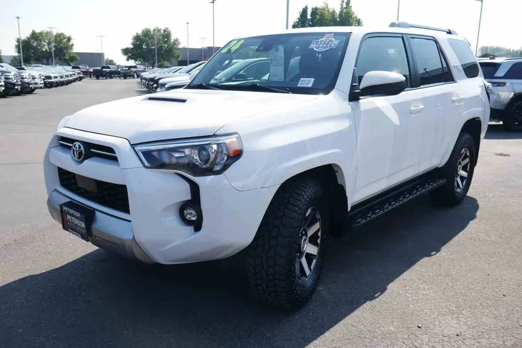2024 Toyota 4Runner TRD Off-Road photo 1