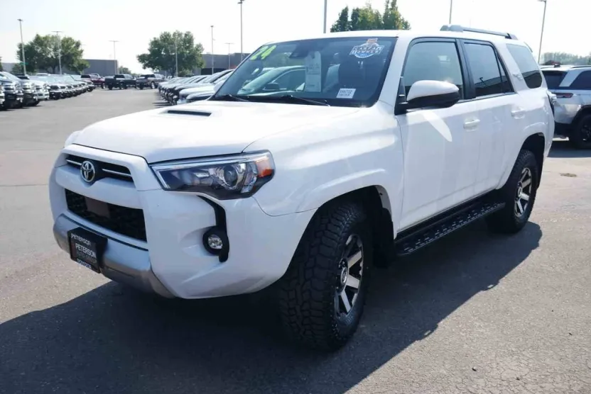 2024 Toyota 4Runner TRD Off-Road photo 1