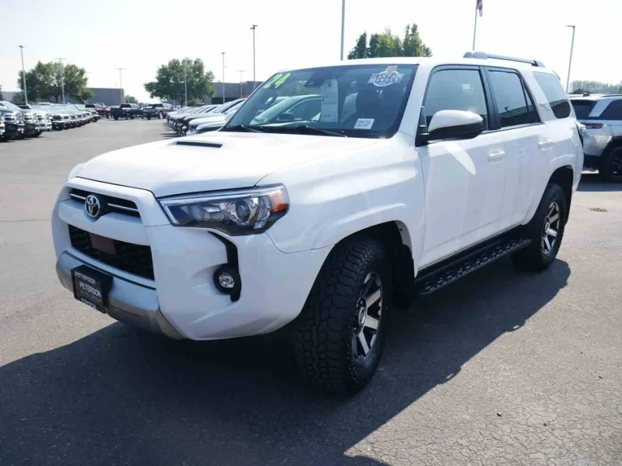 2024 Toyota 4Runner TRD Off-Road photo 1