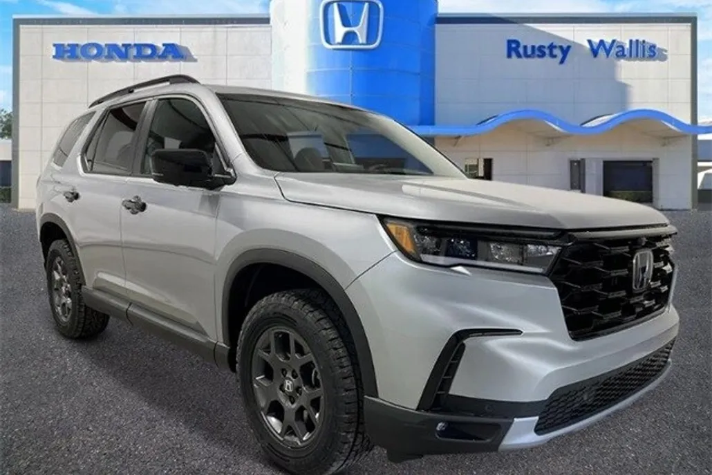 2025 Honda Pilot TrailSport photo 1