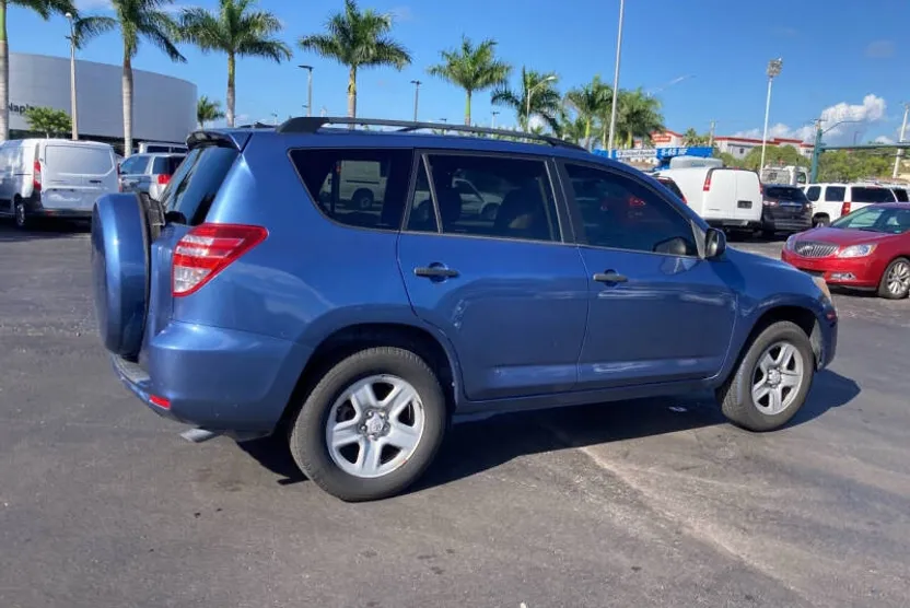 2011 Toyota RAV4 Base photo 1