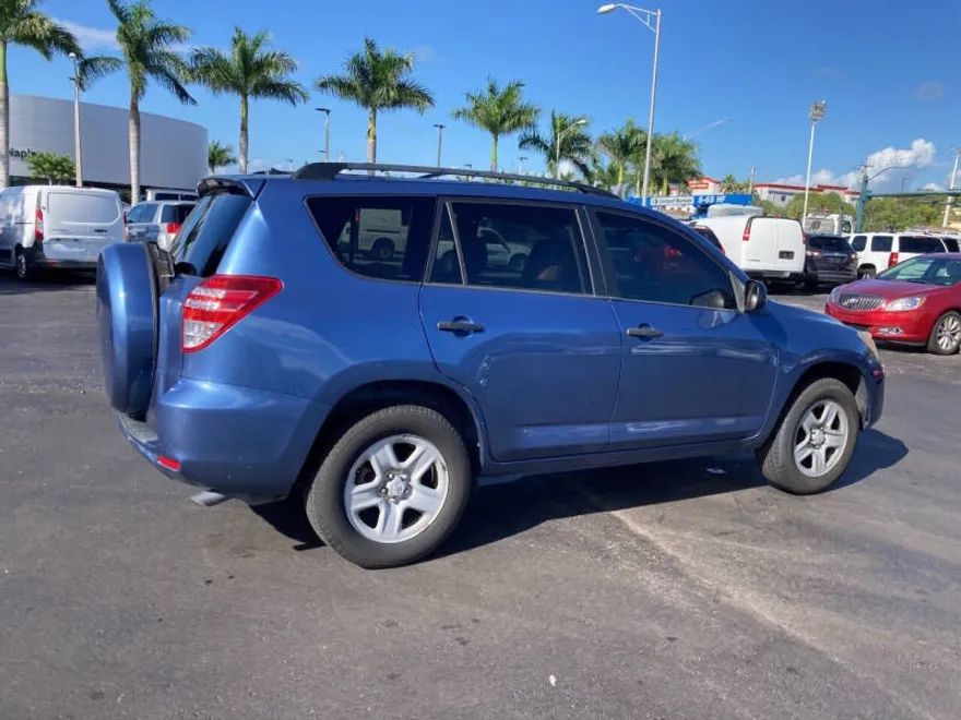 2011 Toyota RAV4 Base photo 1