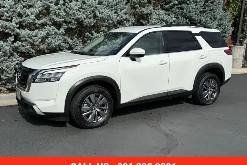2025 Nissan Pathfinder SV photo 1