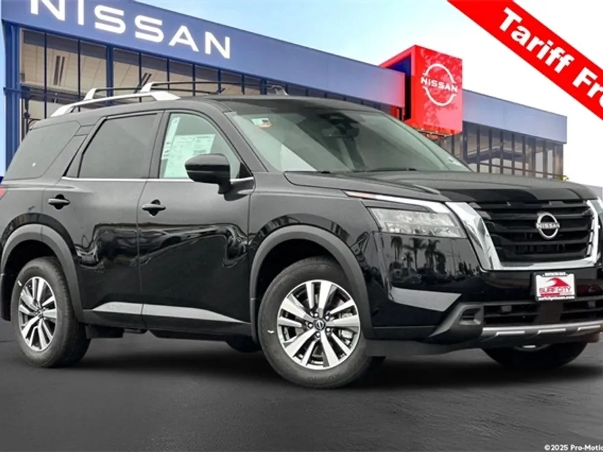 2025 Nissan Pathfinder SL photo 1