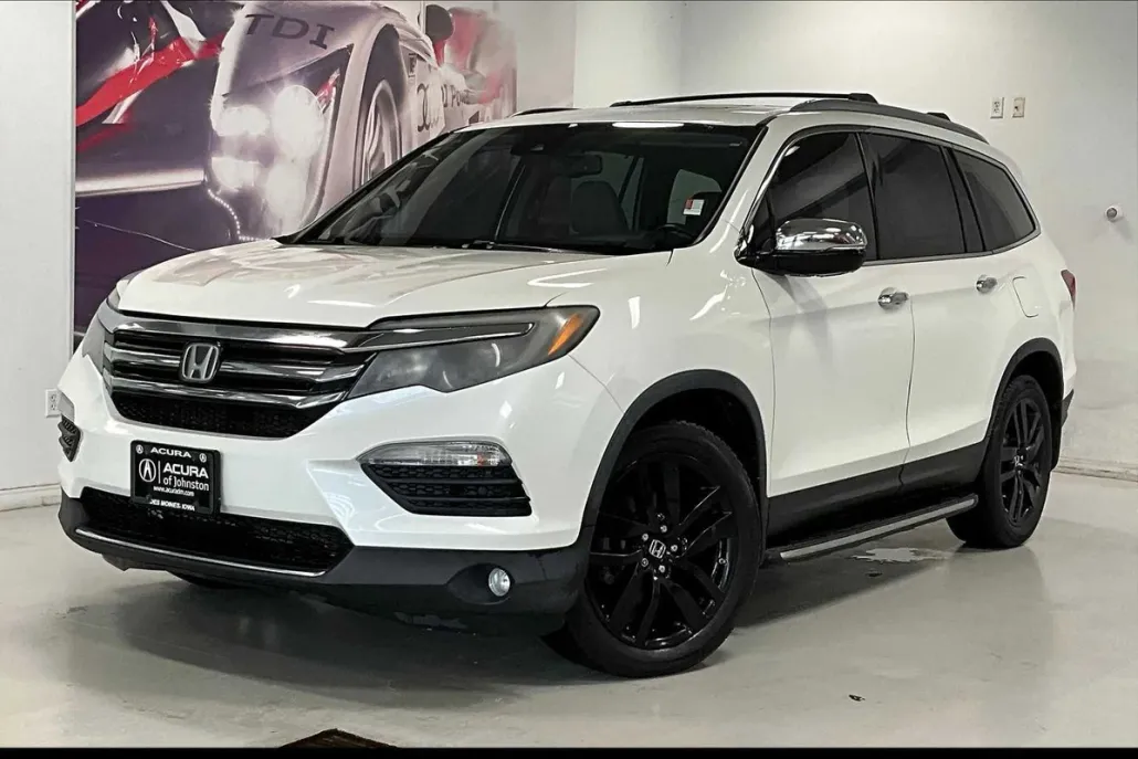 2016 Honda Pilot Touring photo 1